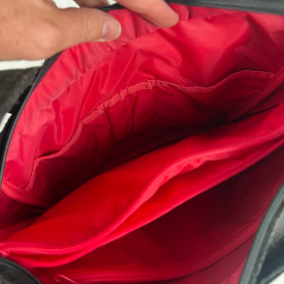 OGIO Brooklyn FELT Messenger Crossbody Bag Red Interior Organizer Pockets EUC - Picture 8 of 12